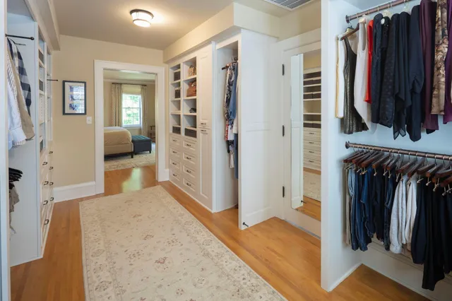 $2,895,000 | 2400 West Lake Of The Isles Parkway, Minneapolis, MN 55405