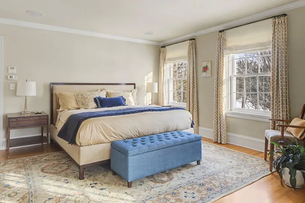 $2,895,000 | 2400 West Lake Of The Isles Parkway, Minneapolis, MN 55405