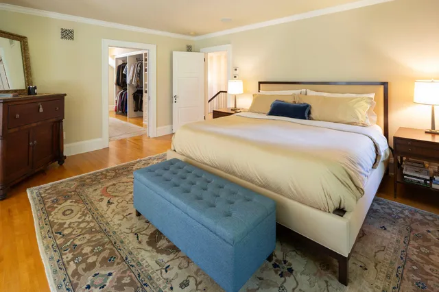 $2,895,000 | 2400 West Lake Of The Isles Parkway, Minneapolis, MN 55405