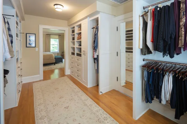 $2,895,000 | 2400 West Lake Of The Isles Parkway, Minneapolis, MN 55405