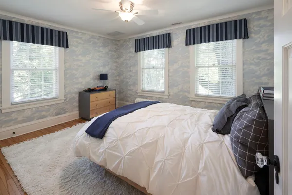 $2,895,000 | 2400 West Lake Of The Isles Parkway, Minneapolis, MN 55405