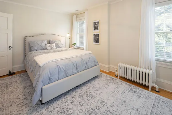 $2,895,000 | 2400 West Lake Of The Isles Parkway, Minneapolis, MN 55405