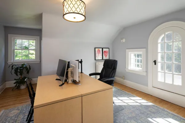 $2,895,000 | 2400 West Lake Of The Isles Parkway, Minneapolis, MN 55405