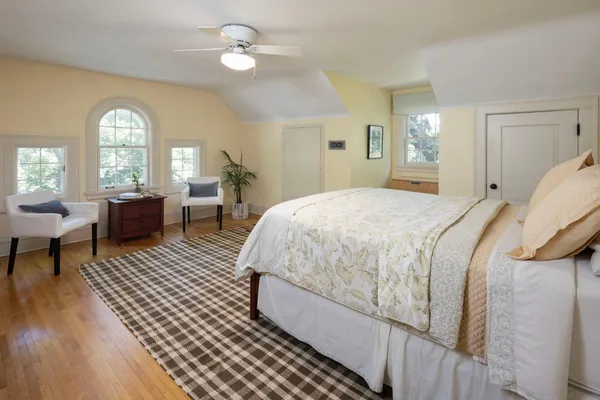 $2,895,000 | 2400 West Lake Of The Isles Parkway, Minneapolis, MN 55405