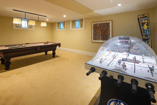 $2,895,000 | 2400 West Lake Of The Isles Parkway, Minneapolis, MN 55405