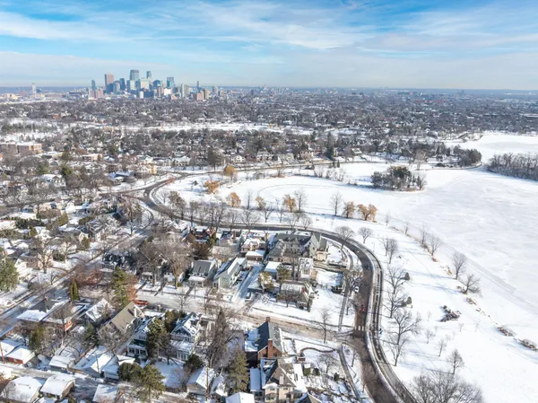 $2,895,000 | 2400 West Lake Of The Isles Parkway, Minneapolis, MN 55405