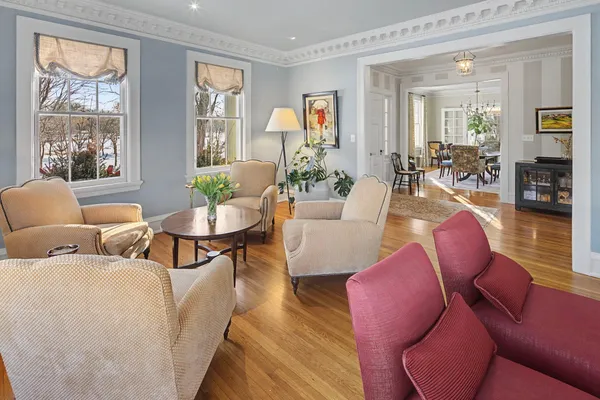 $2,895,000 | 2400 West Lake Of The Isles Parkway, Minneapolis, MN 55405