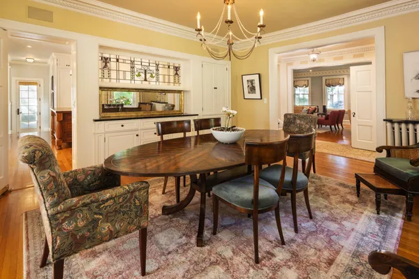 $2,895,000 | 2400 West Lake Of The Isles Parkway, Minneapolis, MN 55405