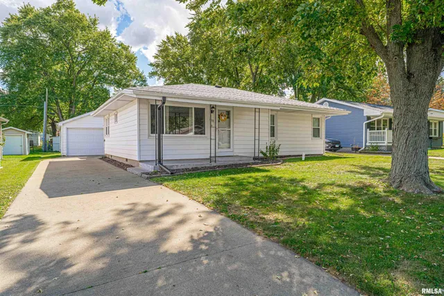 $149,000 | 1708 Rutledge Drive, Lincoln, IL 62656