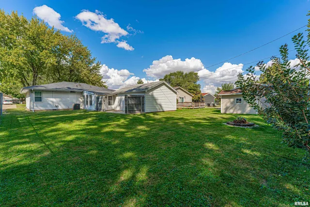 $145,000 | 1708 Rutledge Drive, Lincoln, IL 62656