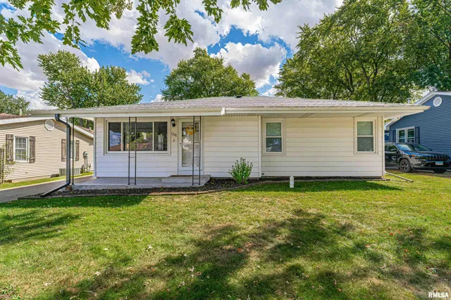 $145,000 | 1708 Rutledge Drive, Lincoln, IL 62656