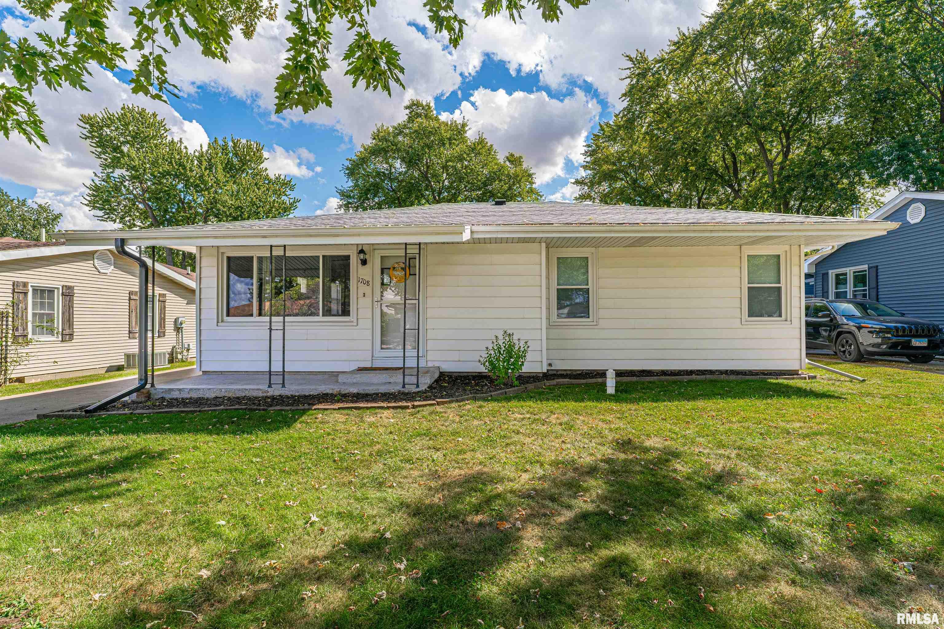 1708 Rutledge Drive Lincoln, IL 62656 - Photo 2 of 22