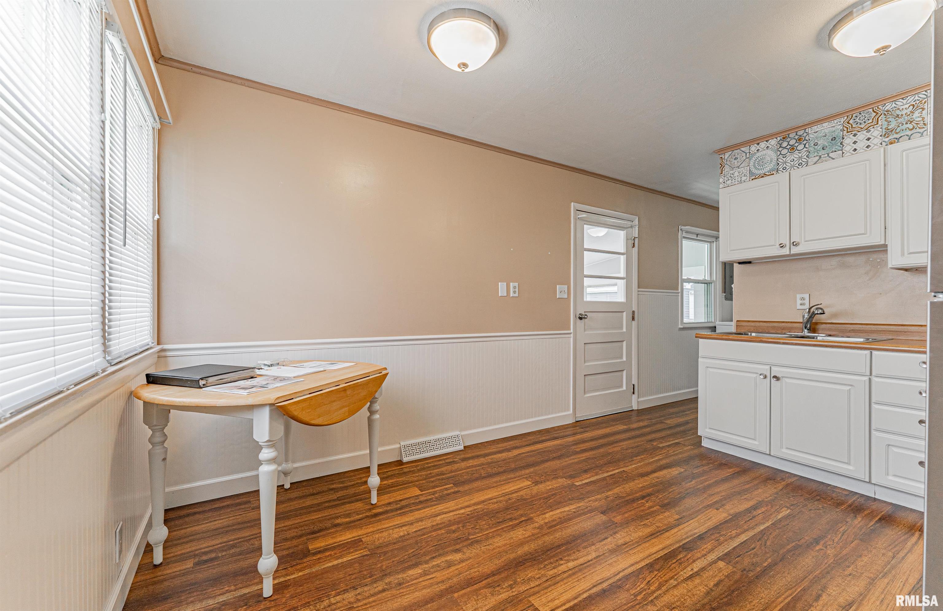 1708 Rutledge Drive Lincoln, IL 62656 - Photo 5 of 22