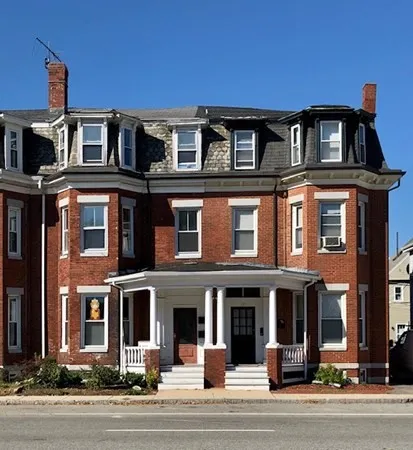 $2,175 | 135 Galen Street, Unit 3, Watertown, MA 02472