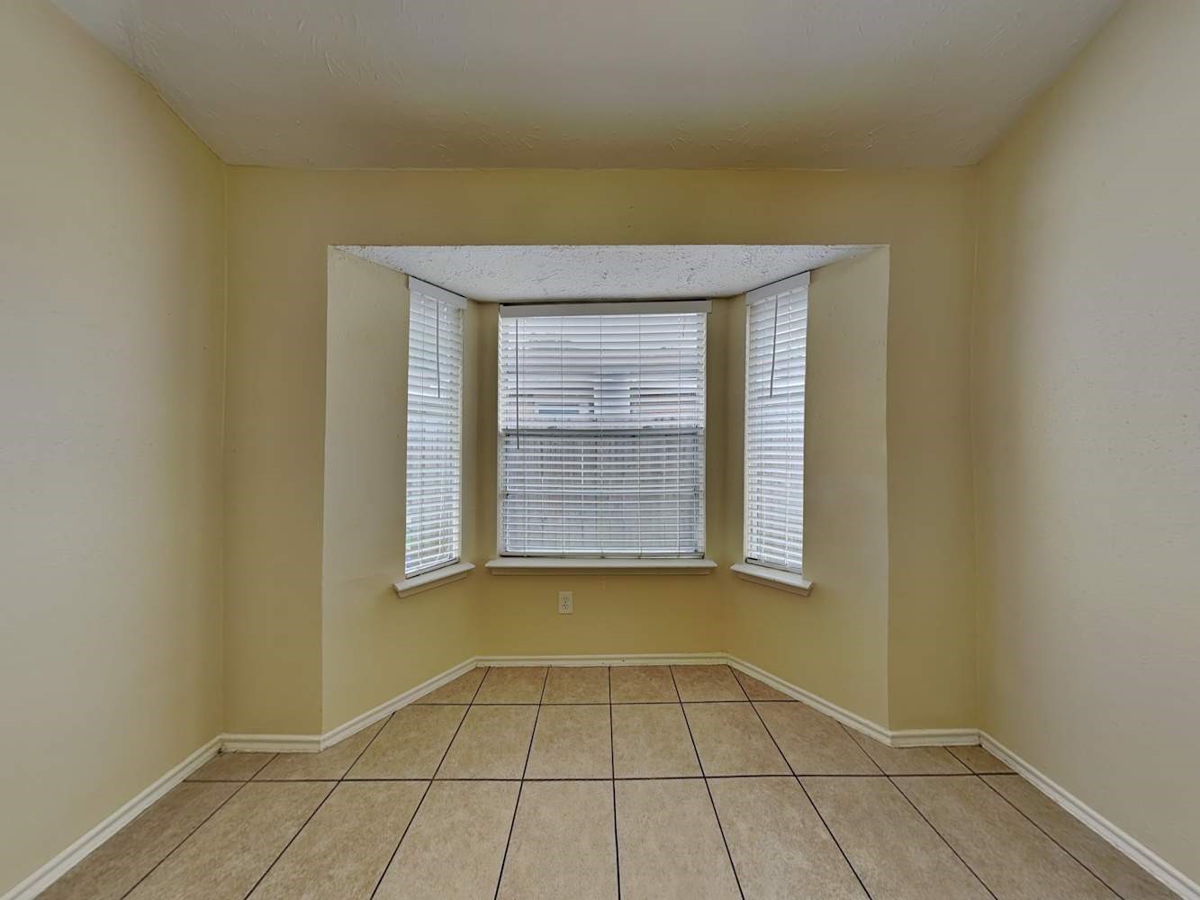 3902 Mattingham Drive Houston, TX 77066 - Photo 7 of 16