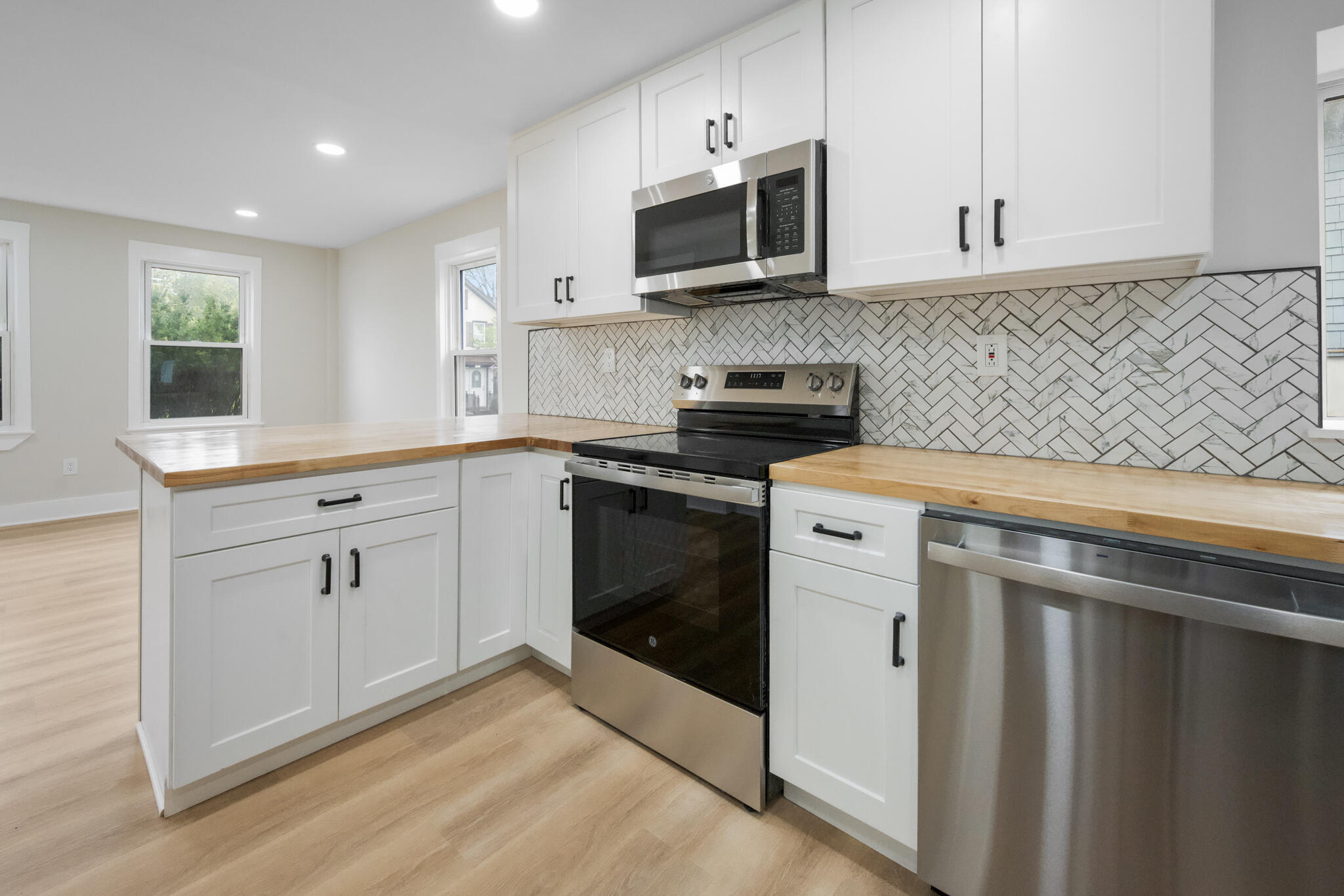 50 14th Street Bangor, ME 04401 - Photo 4 of 40 50 14th Street, Bangor, ME 04401