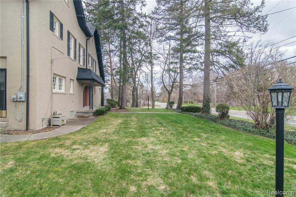 160 East Long Lake Road Bloomfield Hills, MI 48304 - Photo 50 of 58