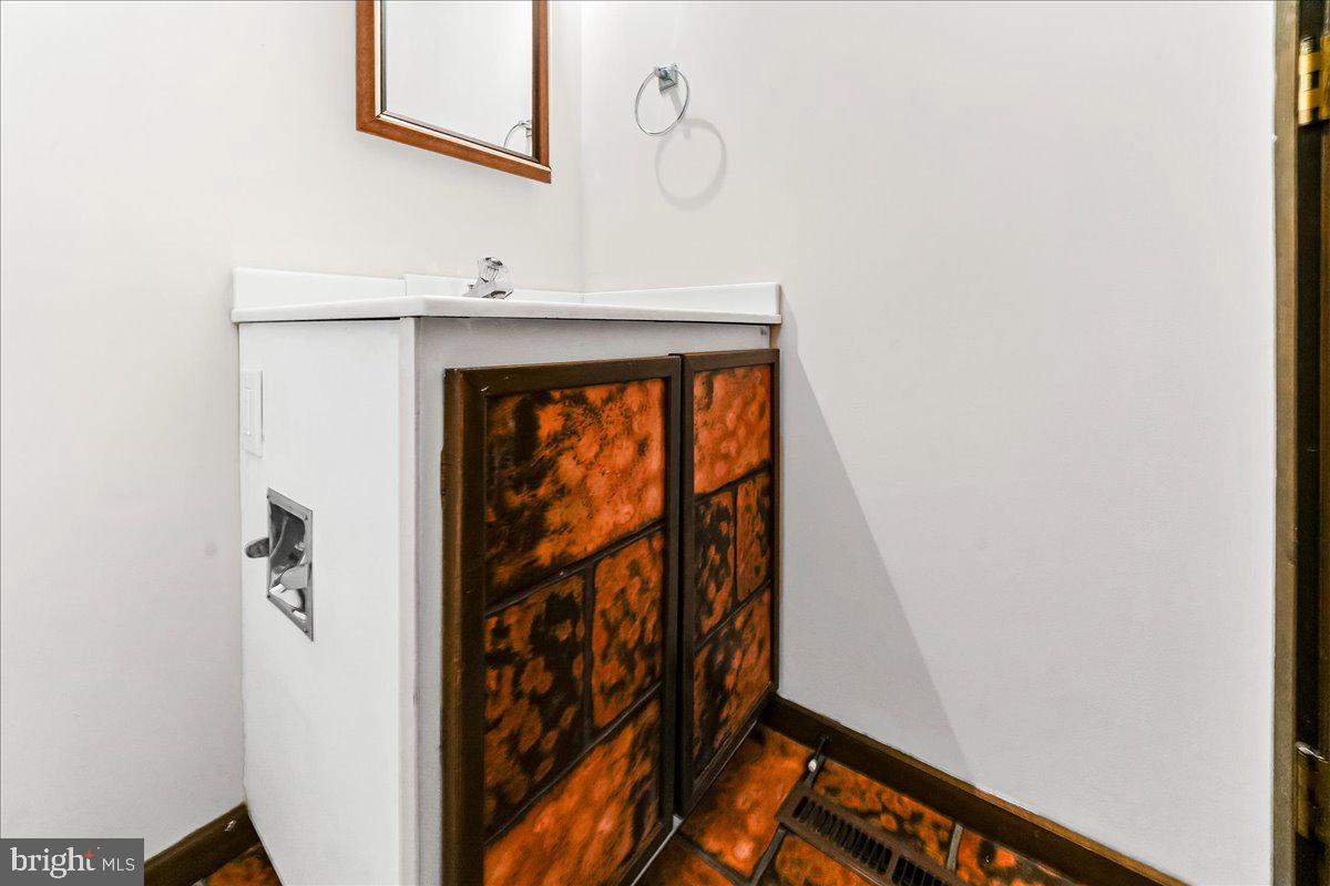 70 Heyburn Road Chadds Ford, PA 19317 - Photo 36 of 46 Hall Powder Room