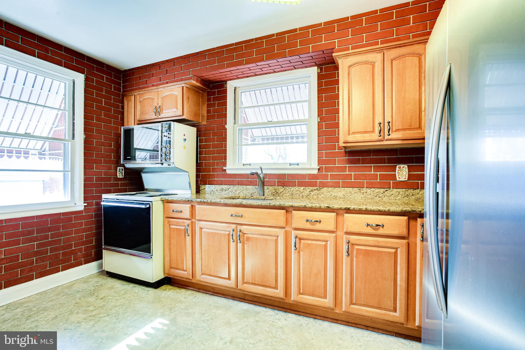 1541 Sulphur Spring Road Baltimore, MD 21227 - Photo 11 of 29 Kitchen