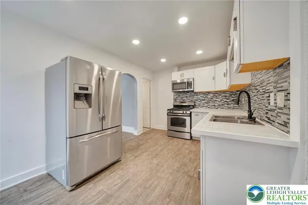 $2,100 | 712 Northampton Street, Easton, PA 18042