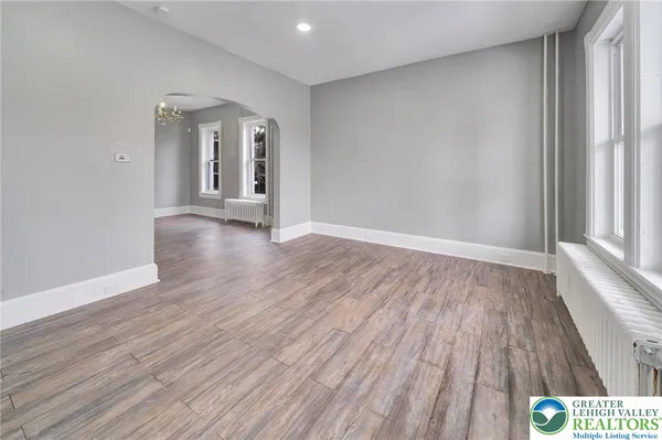 $2,100 | 712 Northampton Street, Easton, PA 18042
