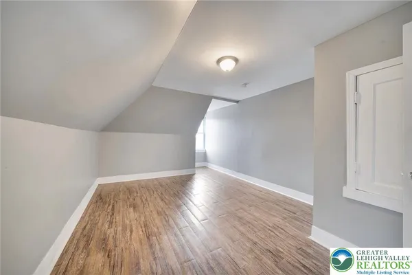 $2,100 | 712 Northampton Street, Easton, PA 18042