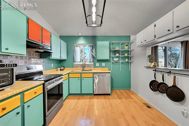 $439,000 | 6770 Dublin Terrace, Colorado Springs, CO 80918