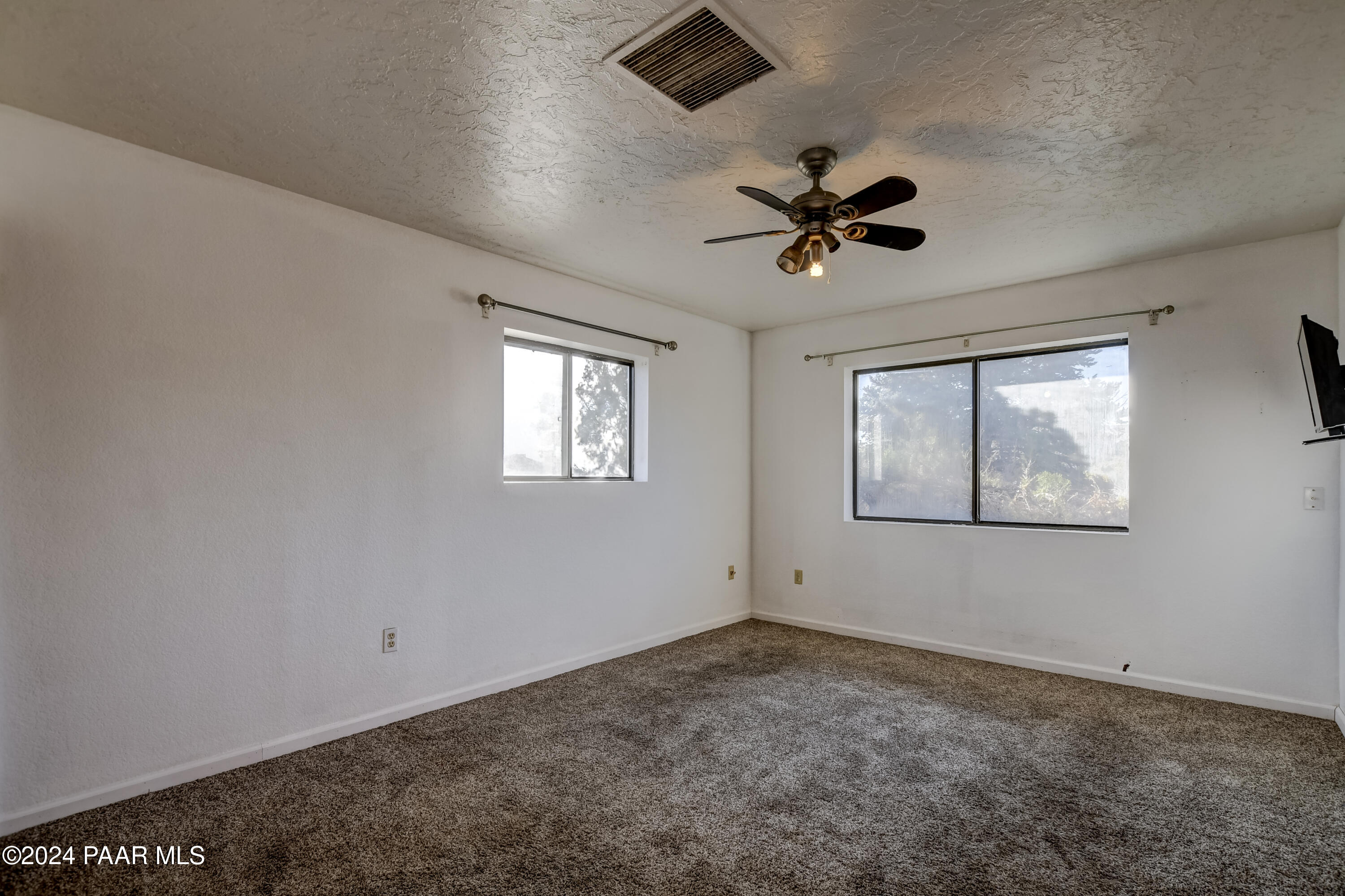 7150 East Silverlode Drive Prescott Valley, AZ 86314 - Photo 15 of 34 Guest Bedroom 1