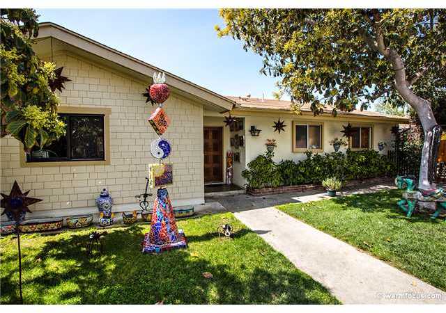 1054 Hermes Avenue Encinitas, CA 92024 - Photo 3 of 21