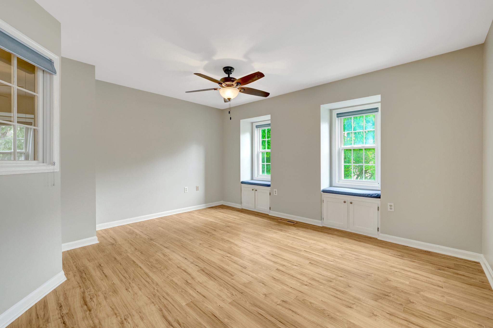 11992 Sentinel Point Court Reston, VA 20191 - Photo 23 of 49 Primary suite with window seats!