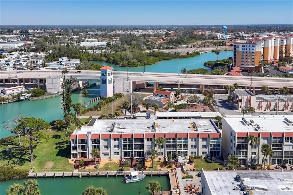 210 Santa Maria Street, Unit 248 Venice, FL 34285 - Photo 37 of 72 a view of middle of a city