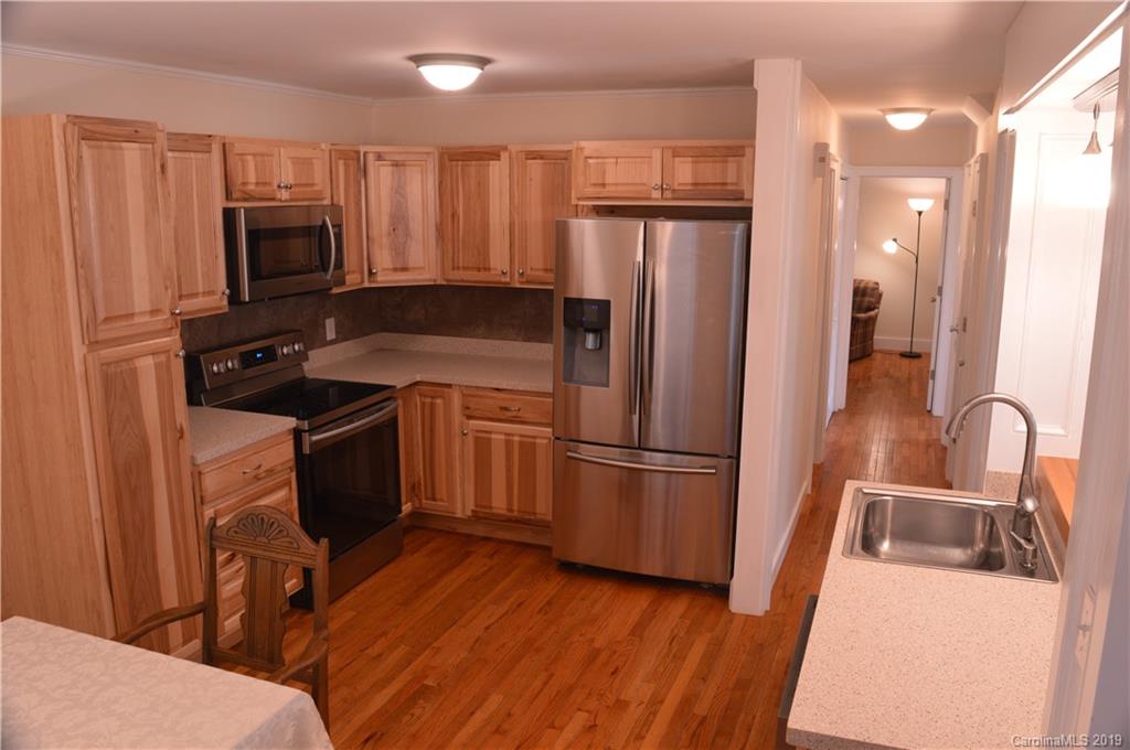 73 Knoll Ridge Drive Asheville, NC 28804 - Photo 4 of 20