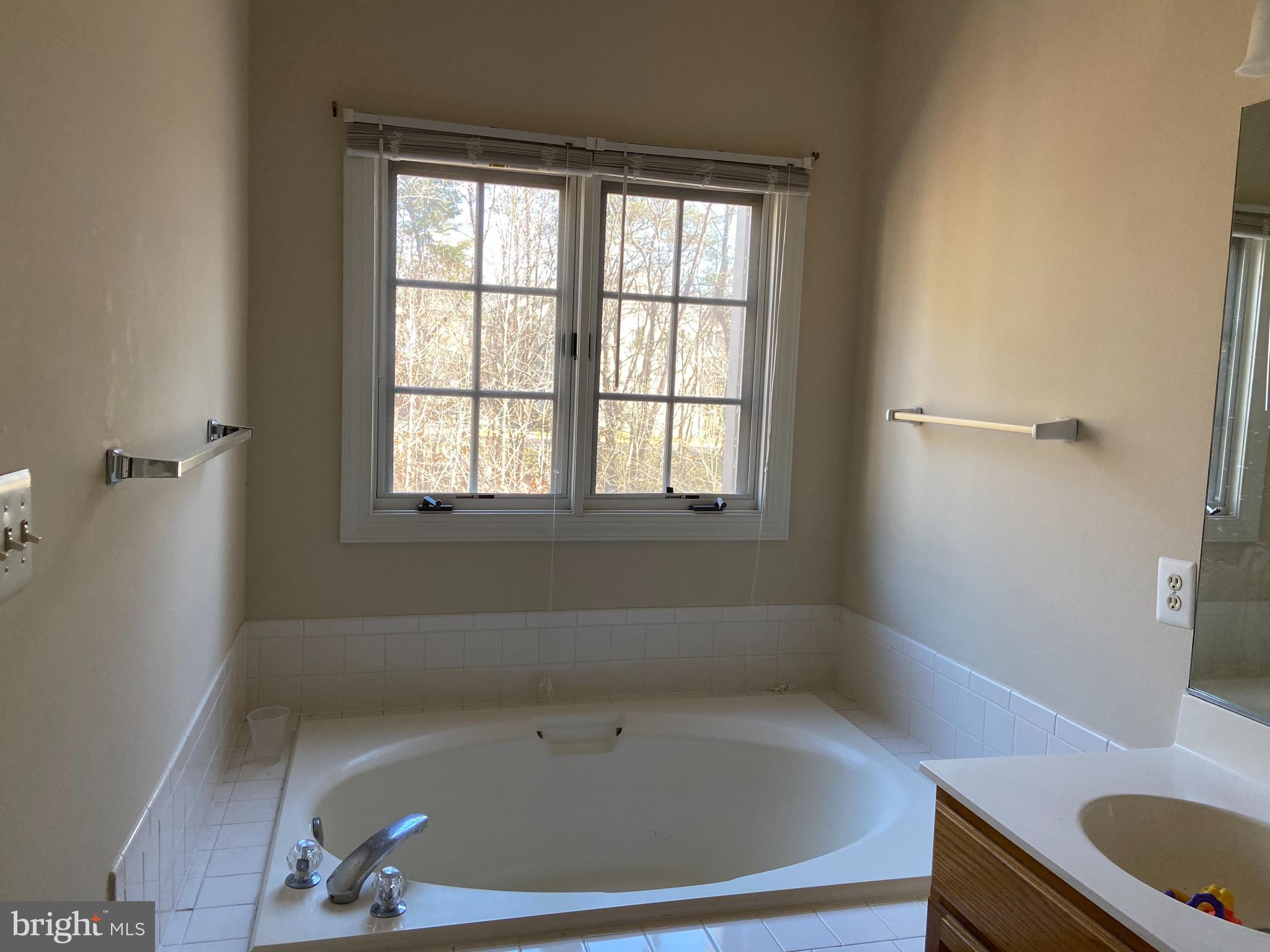 6345 Simmer Circle Springfield, VA 22150 - Photo 8 of 17 Gallery Image 8