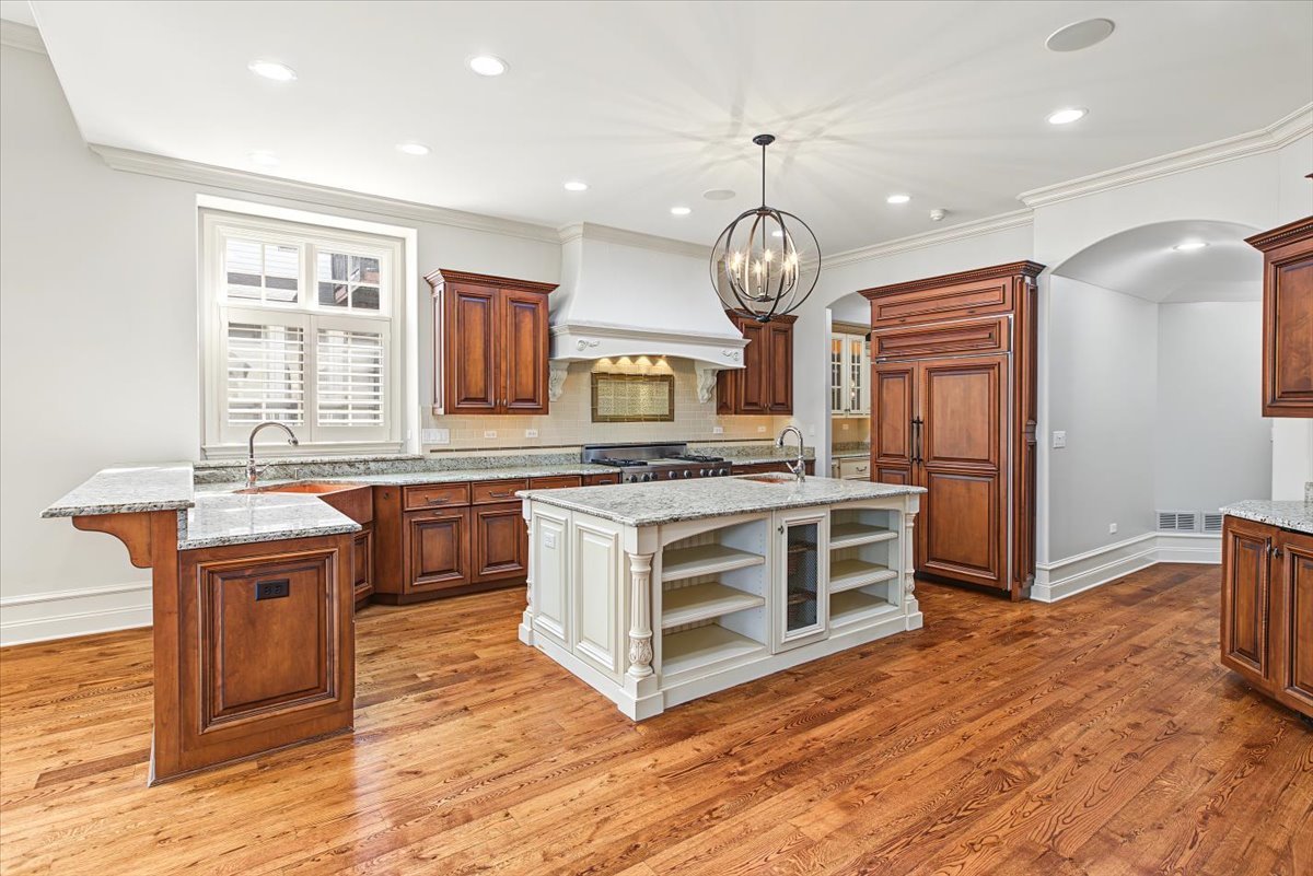 849 East Hillside Road Naperville, IL 60540 - Photo 10 of 53 Gallery Image 10