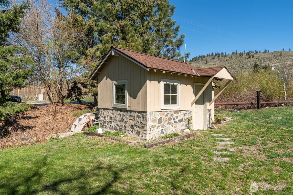 882 Lower Joe Creek Road Manson, WA 98831 - Photo 28 of 32
