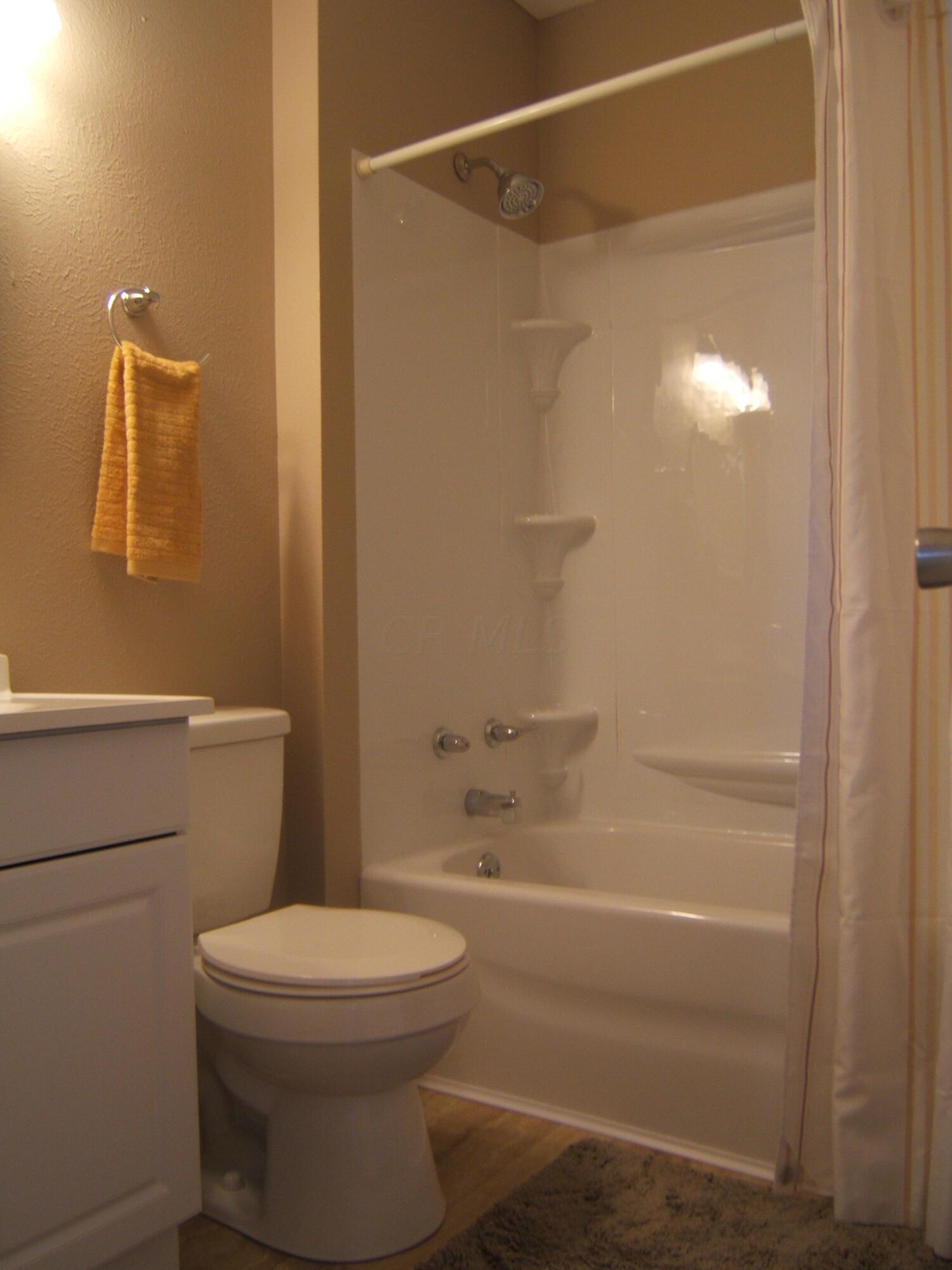L799 Co Road Grelton, OH 43523 - Photo 16 of 25 Upstairs bathroom