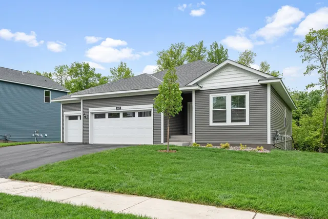 $454,900 | 687 Aspen Lane, Montrose, MN 55363