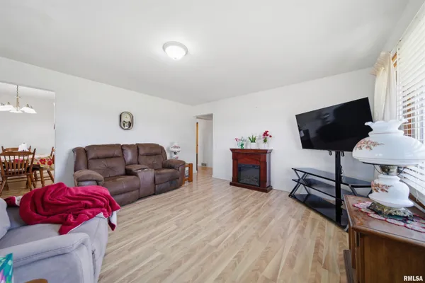 $200,000 | 2841 Allentown Road, Pekin, IL 61554