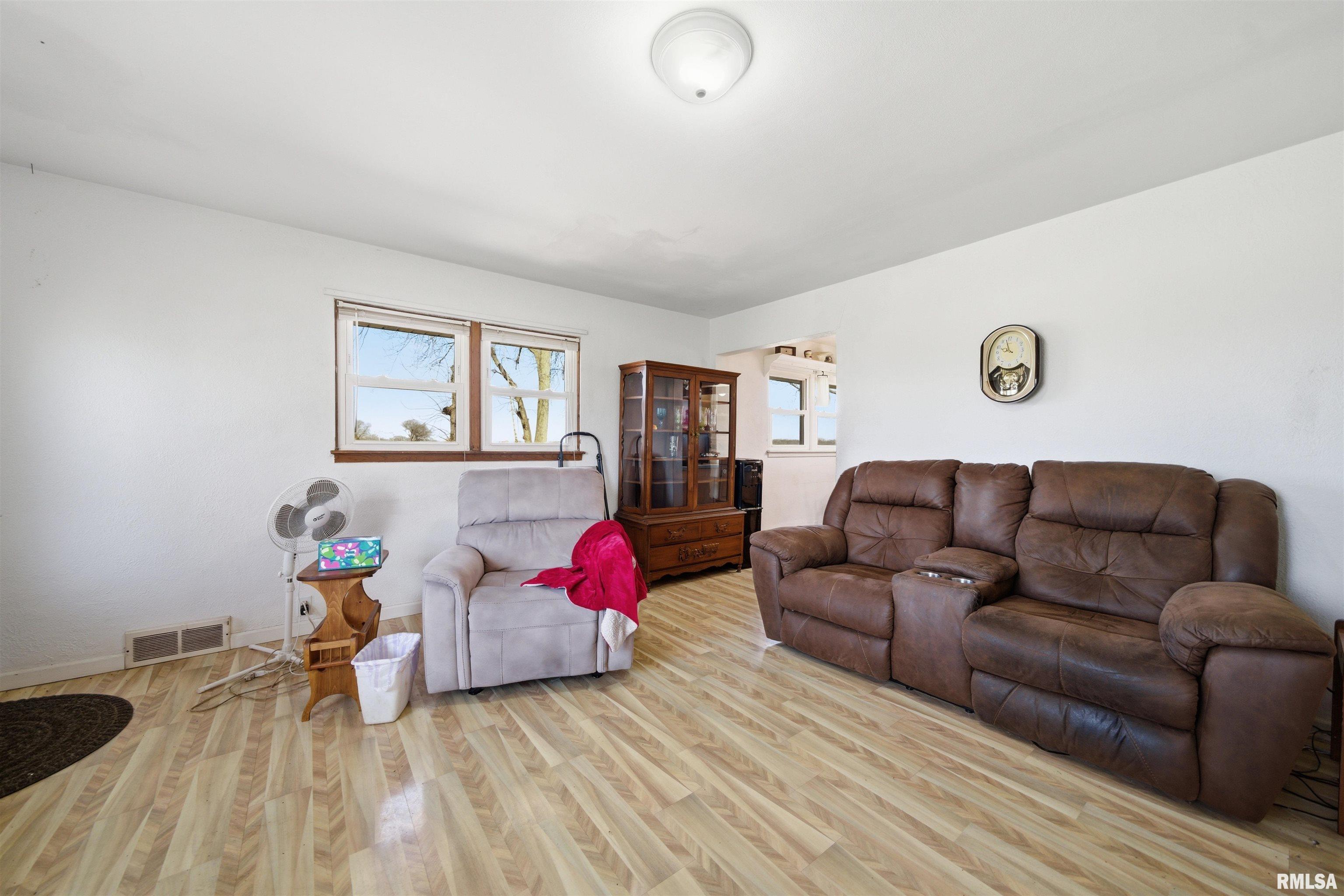 2841 Allentown Road Pekin, IL 61554 - Photo 6 of 26