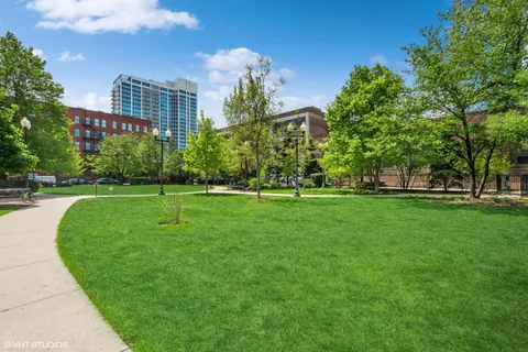 $315,000 | 849 North Franklin Street, Unit 1406, Chicago, IL 60610