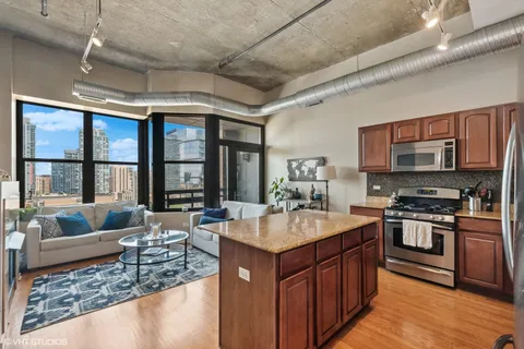 $315,000 | 849 North Franklin Street, Unit 1406, Chicago, IL 60610