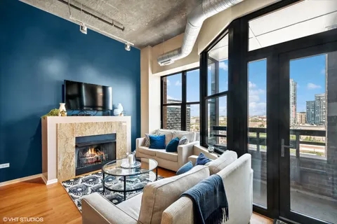 $315,000 | 849 North Franklin Street, Unit 1406, Chicago, IL 60610