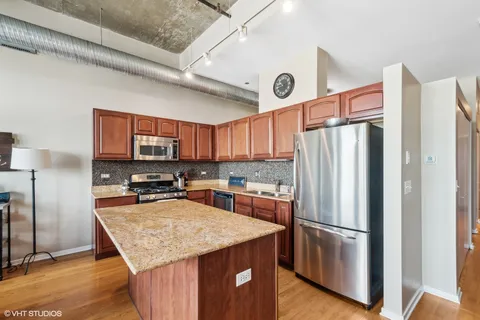 $315,000 | 849 North Franklin Street, Unit 1406, Chicago, IL 60610