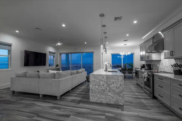 $4,690,000 | 810 39th Street, Marathon, FL 33050