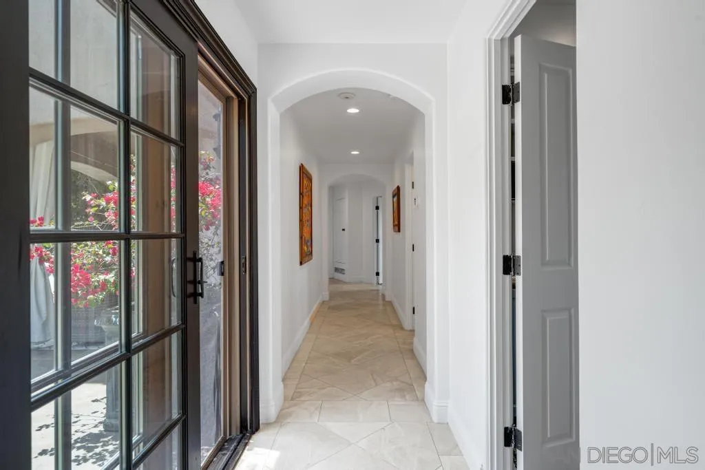 2643 Hidden Valley Road La Jolla, CA 92037 - Photo 45 of 75 Gallery Image 45