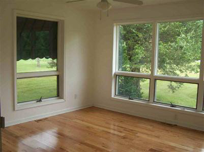 8046 West Mount Morris Road Flushing, MI 48433 - Photo 10 of 11 20214360-9.JPG