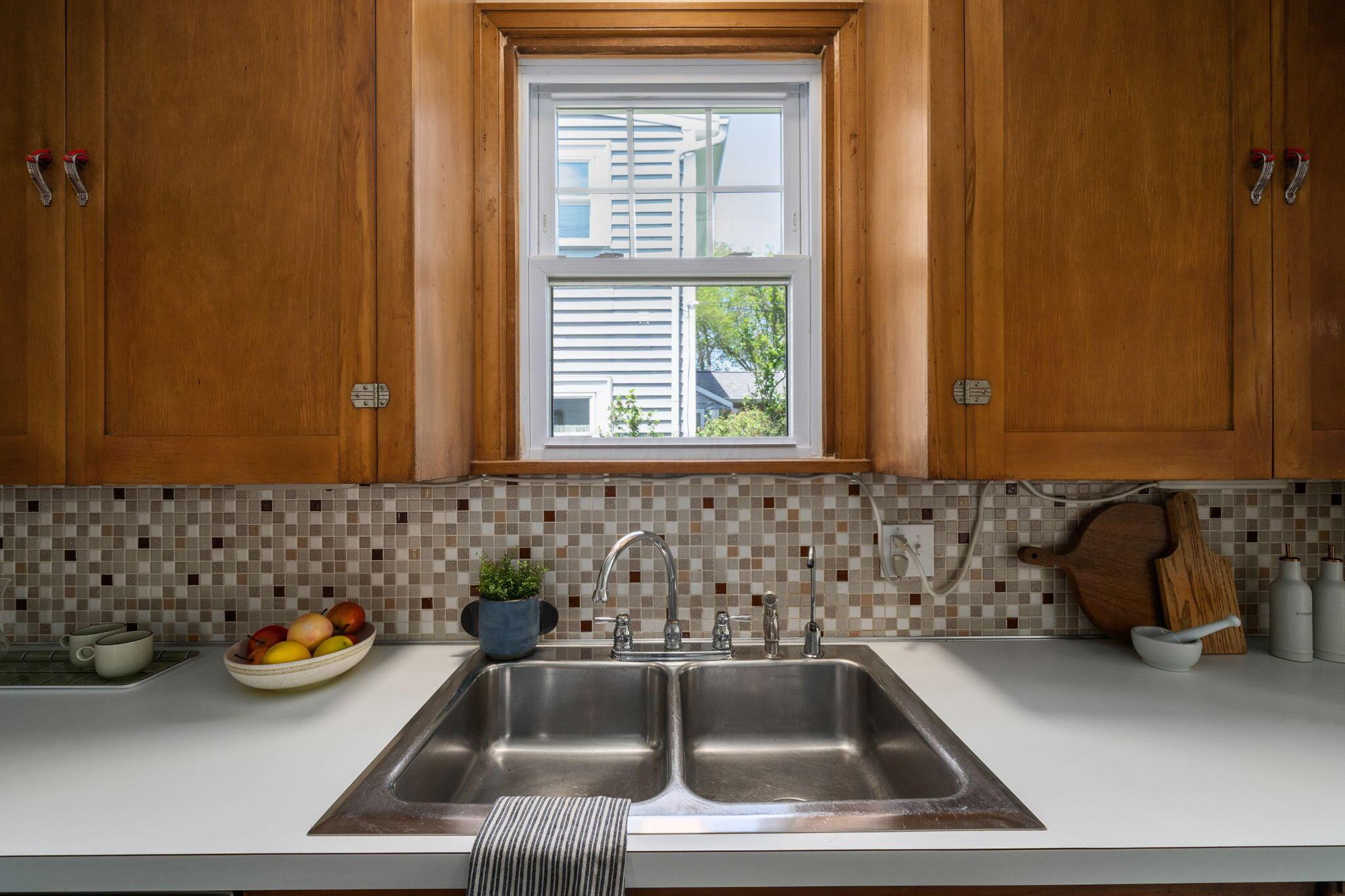 780 Vernon Road Columbus, OH 43209 - Photo 16 of 58 Kitchen