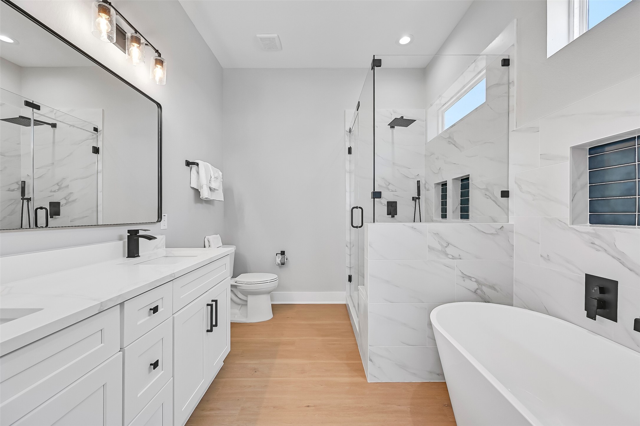 16728 West Beach Road Jamaica Beach, TX 77554 - Photo 26 of 46 The primary en-suite bath.