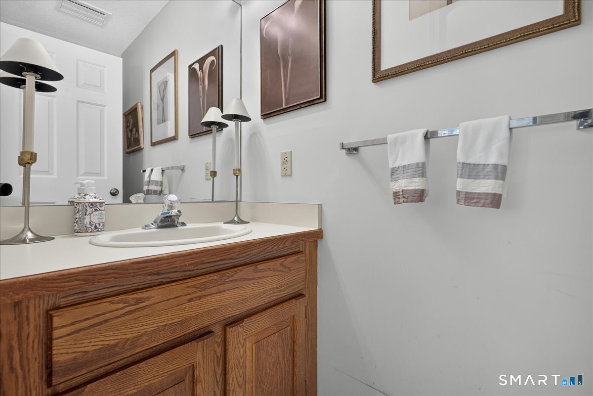 40 Eaton Woods Road, Unit 40 Hamden, CT 06518 - Photo 27 of 40
