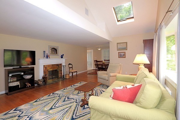 30 Davelin Road Wayland, MA 01778 - Photo 4 of 25 Gallery Image 4